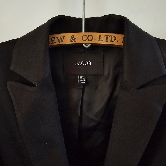 ๐20%OFF๐ Jacob Satin Cropped Tuxedo Style Blazer - Picture 3 of 10